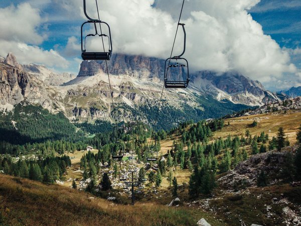 Comment le vin Revigore l'Économie Touristique : Une Exploration de son Impact