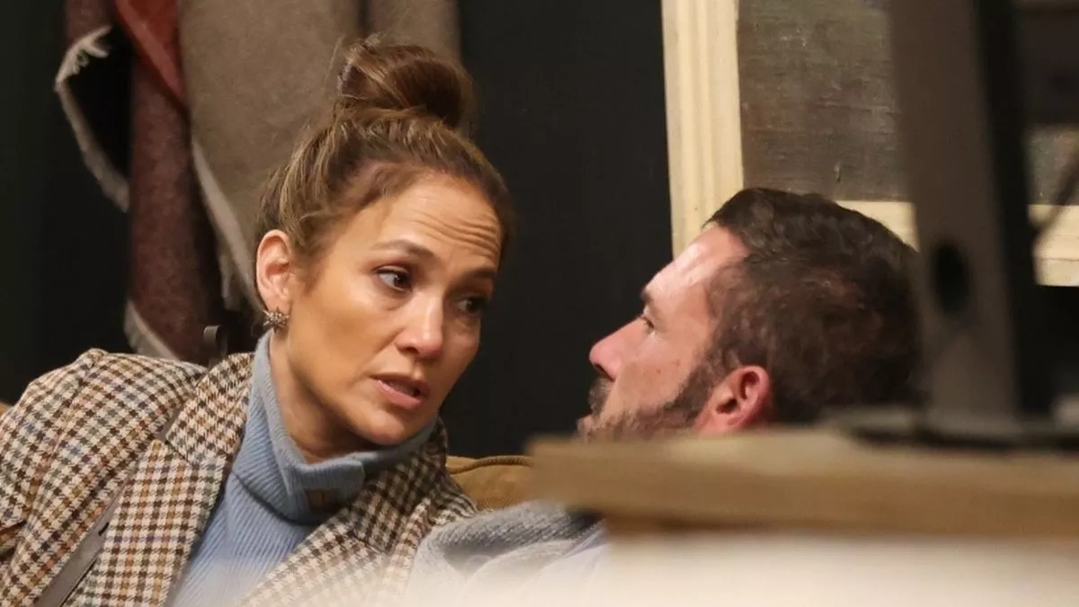 Jennifer Lopez and Ben Affleck: A Romantic Shopping Trip for Their Dream Mansion